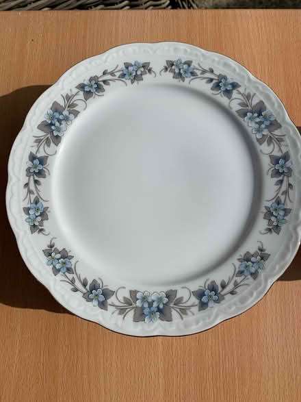 Photo of free China dinner plates and bowls (Letchworth SG6) #2