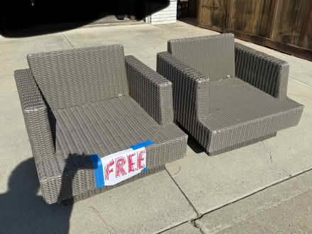 Photo of free wicker patio chair (Barron Park) #1