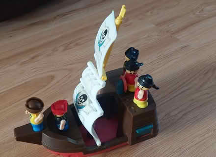 Photo of free Vintage Lil Playmates Pirates Ship Figures Toy Playset Unima (Ham TW10) #2