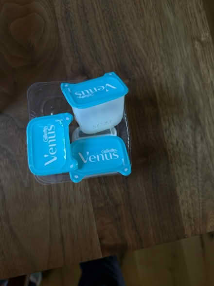 Photo of free household items & toiletries (Pimlico, SW1) #4