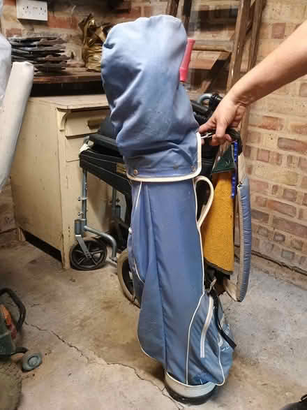 Photo of free Golf bag and clubs (Farnham Common SL2) #1