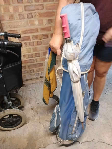 Photo of free Golf bag and clubs (Farnham Common SL2) #2