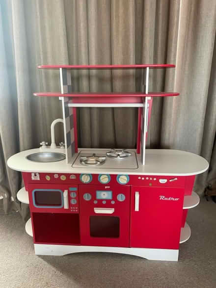 Photo of free Children’s kitchen (Borough Green TN15) #1