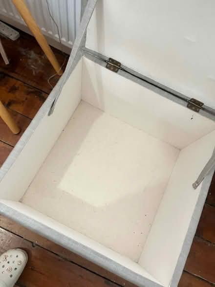 Photo of free Ottoman linen style 60 x 60cm (South Norwood SE25) #3