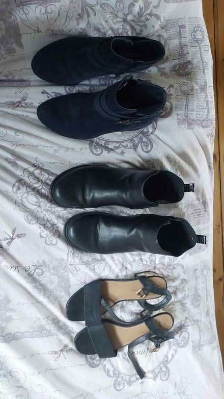 Photo of free Women's shoes size 5 (Kingston KT1) #1