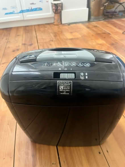 Photo of free Fellows A4 paper shredder (South Norwood, SE25) #4
