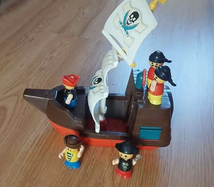 Photo of free Vintage Lil Playmates Pirates Ship Figures Toy Playset Unima (Ham TW10) #4