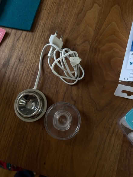 Photo of free household items & toiletries (Pimlico, SW1) #3