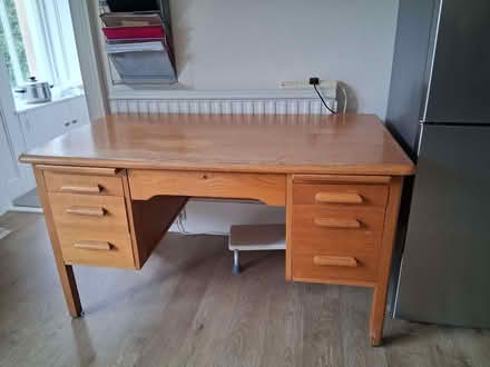 Photo of free Desk (Bridge of Allan FK9) #1