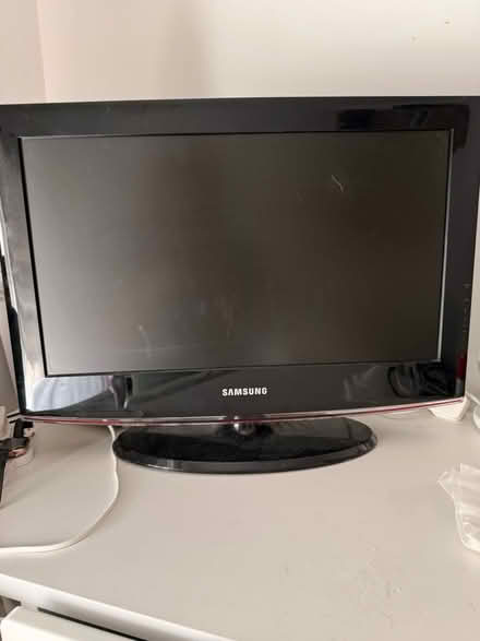 Photo of free Small working tv and dvd player (Chingford) #1