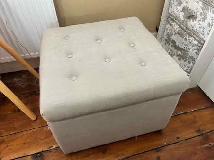 Photo of free Ottoman linen style 60 x 60cm (South Norwood SE25) #1