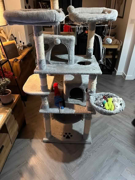 Photo of free Cat tower (NG2 Near Colwick) #1