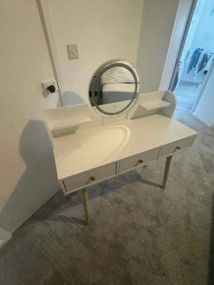Photo of free Dressing table (LS26, Rothwell) #2