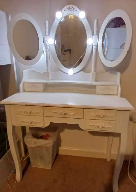 Photo of free Dressing table (whyteleafe CR3) #1