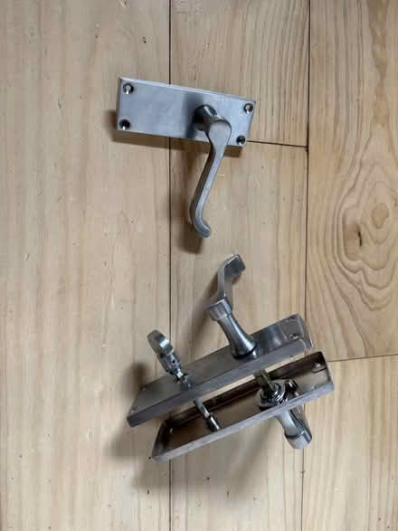 Photo of free C. 14prs. satin door handles vgc (Sevenoaks TN13) #2