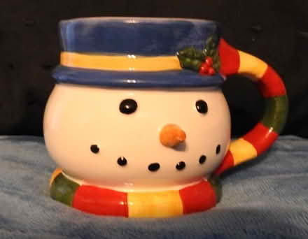Photo of free Snowman mug (Mavis and Rathburn) #1