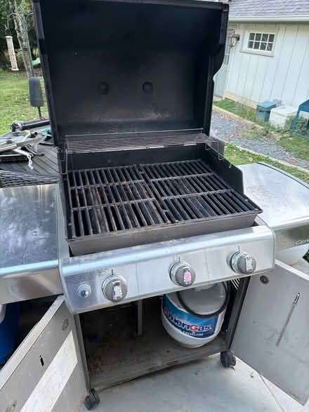 Photo of free Weber Genesis Grill (Falls Church, VA) #2