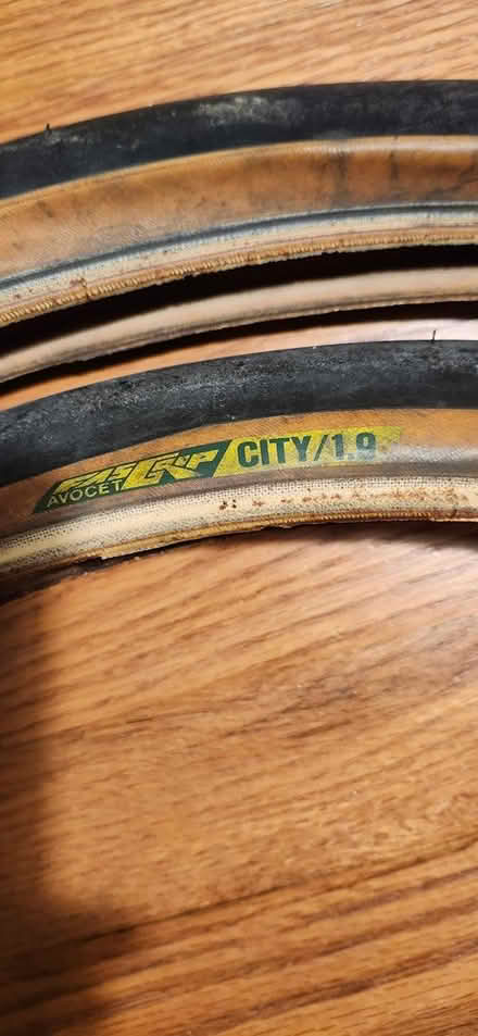 Photo of free City slick tires for mountain bike (Cap Hill 20002) #3