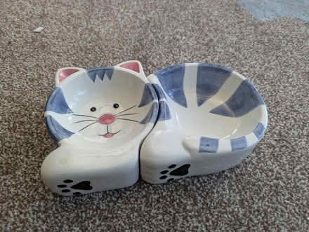 Photo of free M&S cat bowls (Rawmarsh, S62) #1