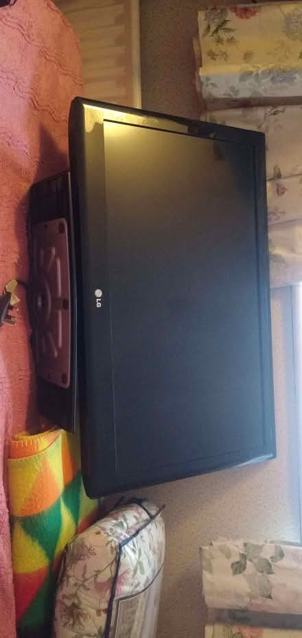 Photo of free LG TV 32inch (GU14) #3