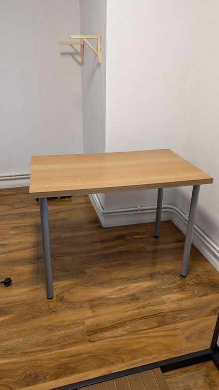 Photo of free Desk (10 min walk from Clapham South) #2