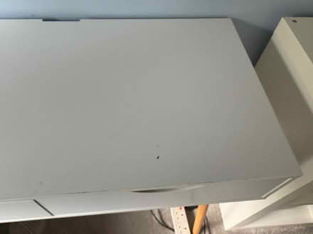 Photo of free White desk (Muswell Hill, N10) #3