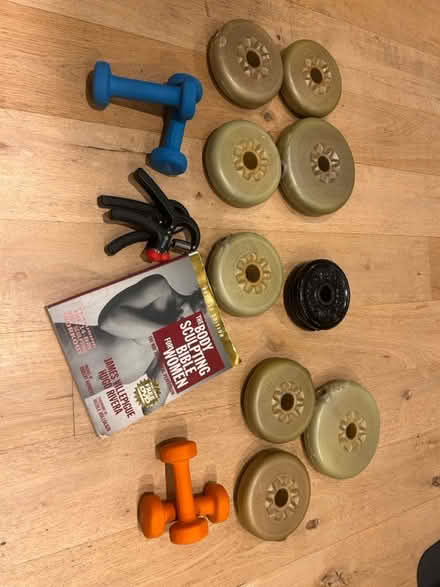 Photo of free Dumbell’s and free weights + book (Clapham Junction SW11) #1