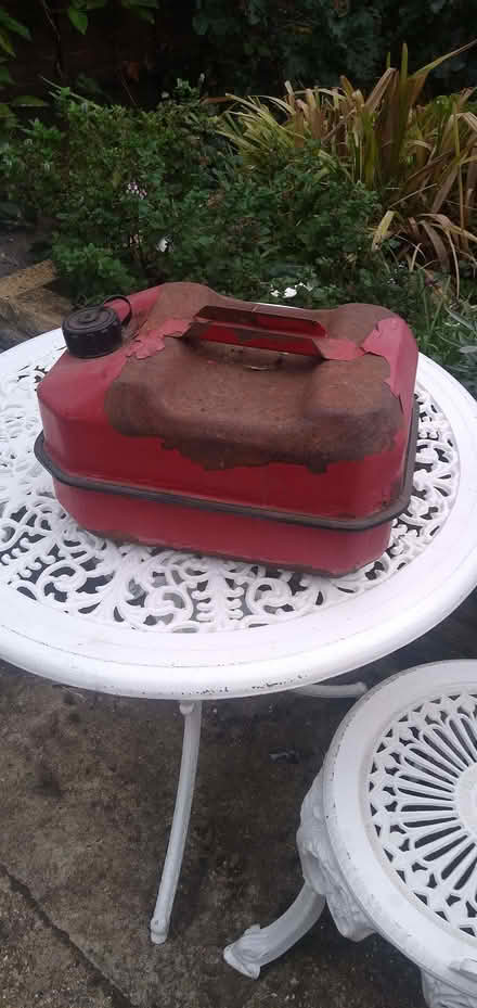 Photo of free Metal petrol can (GU14) #1