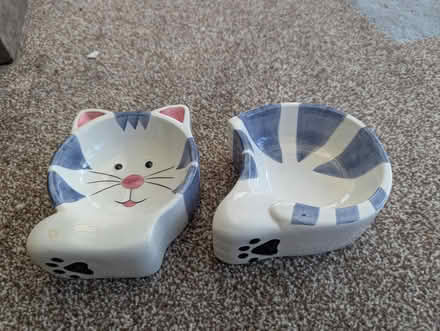 Photo of free M&S cat bowls (Rawmarsh, S62) #2