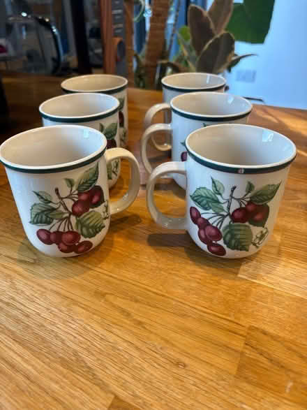 Photo of free 6 matching mugs (Oldfield Park) #1