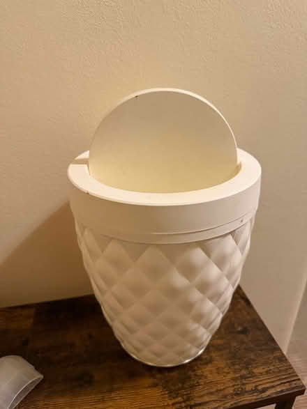Photo of free White plastic bin (TW7) #2