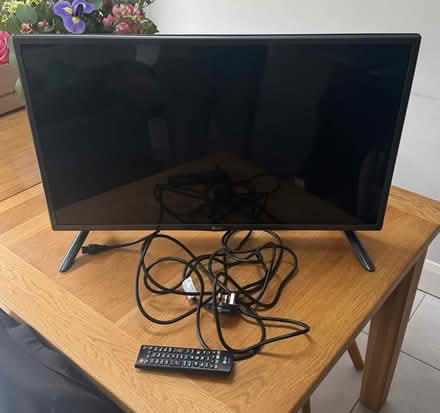 Photo of free Broken 32inxh LG TV (West Wickham BR4) #1