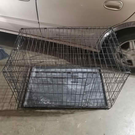 Photo of free 36" dog crate (Juan Tabo and Central) #3