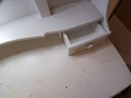 Photo of free Dressing table (whyteleafe CR3) #4