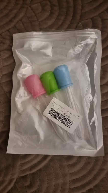Photo of free 3 plastic pipettes (St. John's Wood NW8) #1