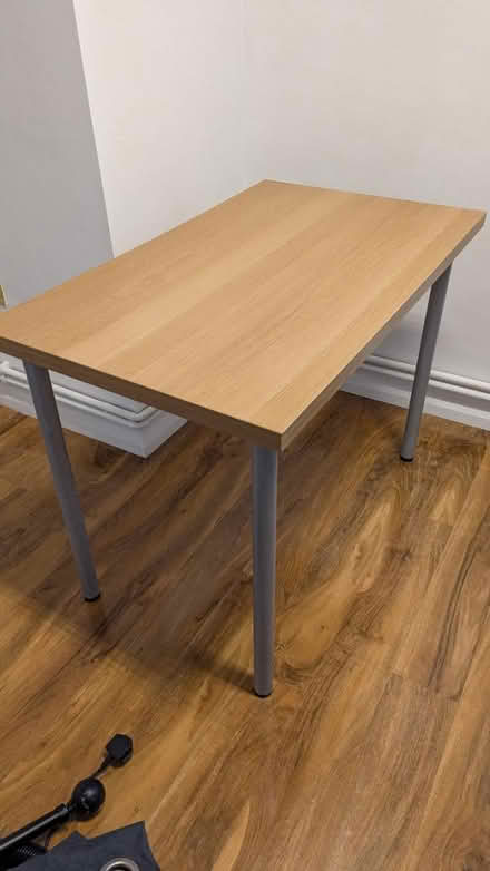 Photo of free Desk (10 min walk from Clapham South) #1