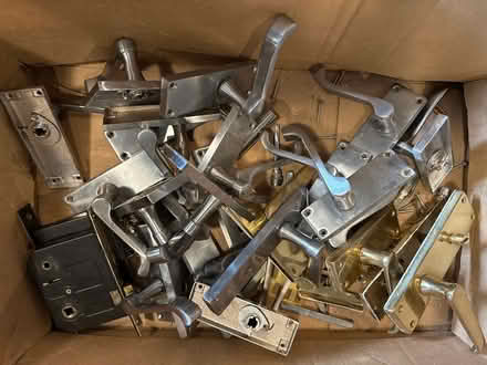 Photo of free C. 14prs. satin door handles vgc (Sevenoaks TN13) #3