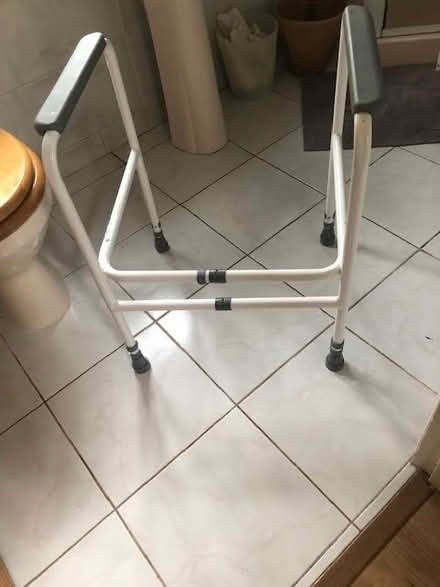 Photo of free White support frame for toilet (CV22 - near centre of Rugby) #2