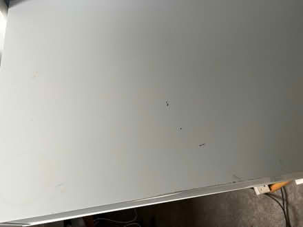 Photo of free White desk (Muswell Hill, N10) #4