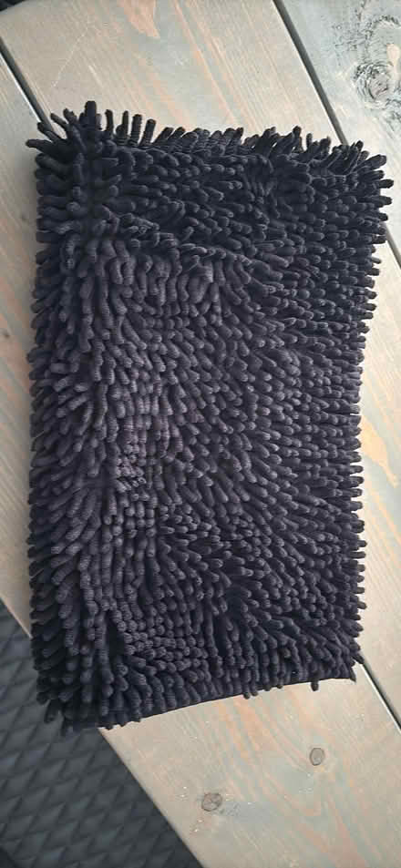 Photo of free Black microfibre bath mat (High Wycombe HP10) #1