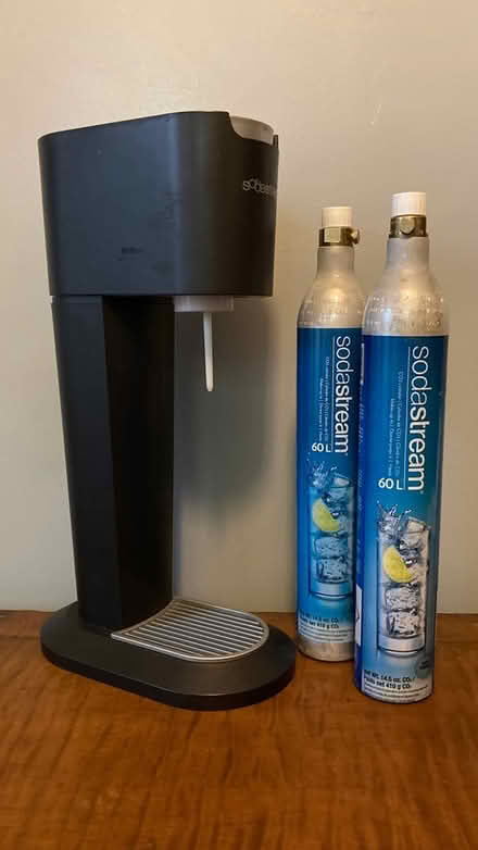 Photo of free Soda stream and 2 cartridges (Kingston) #1