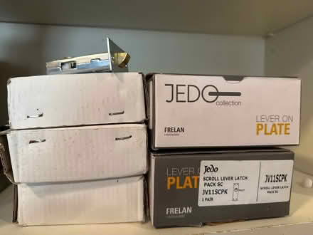 Photo of free C. 14prs. satin door handles vgc (Sevenoaks TN13) #1