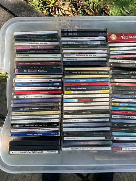 Photo of free CDs and Tub (RG30 Tilehurst) #2