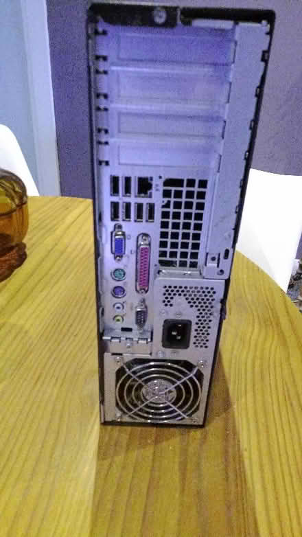 Photo of free Desktop Computer Linux Mint (Walton on the Hill L4) #2