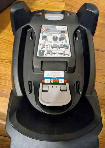 Photo of free Baby car seat + isofix (Dublin) #2