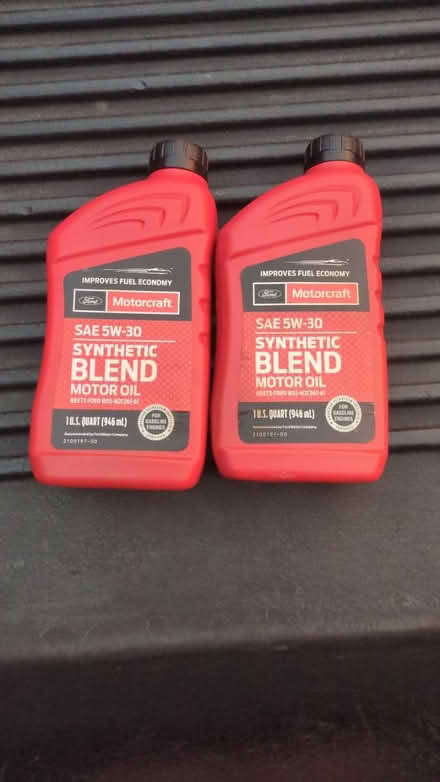 Photo of free 5w-30 2 qt (Gainesville, VA) #1