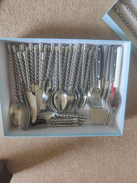 Photo of free Set of cutlery (Bloomfield) #1