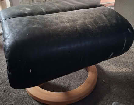 Photo of free Green Leather Reclining Stressless chair (South Wootton PE30) #4