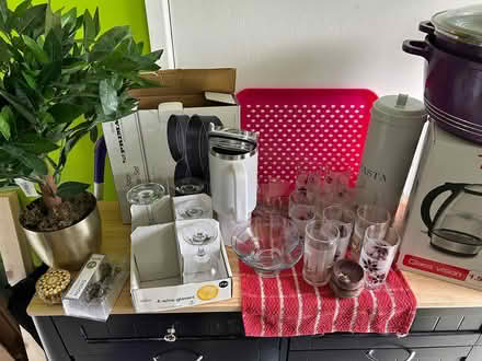 Photo of free Kitchen Lot incl. 1.5l Glass kettle (Wolverhampton WV10) #1