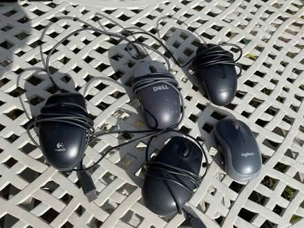 Photo of free Computer mice (Wigmore HR6) #1